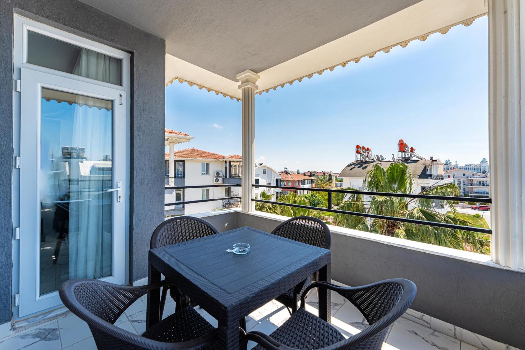 Assos Apartament *